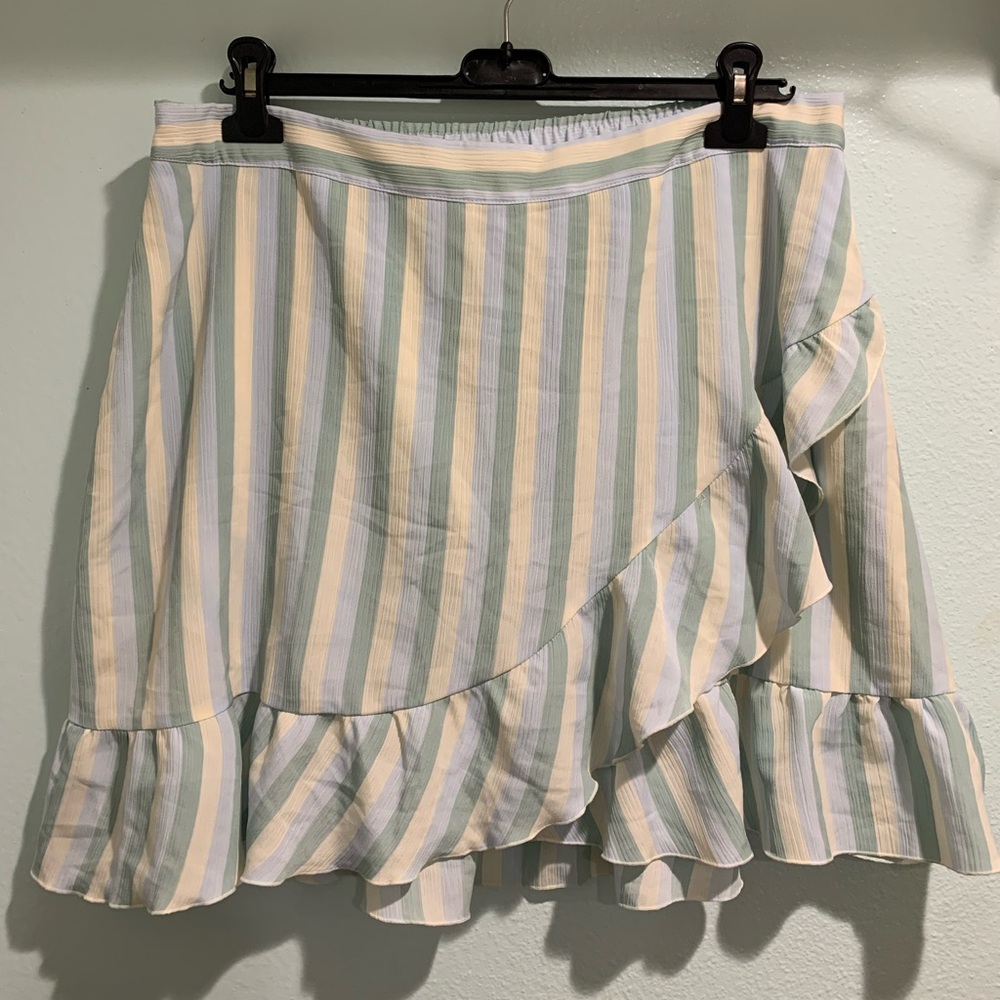 NWOT Lauren Conrad Striped Skirt